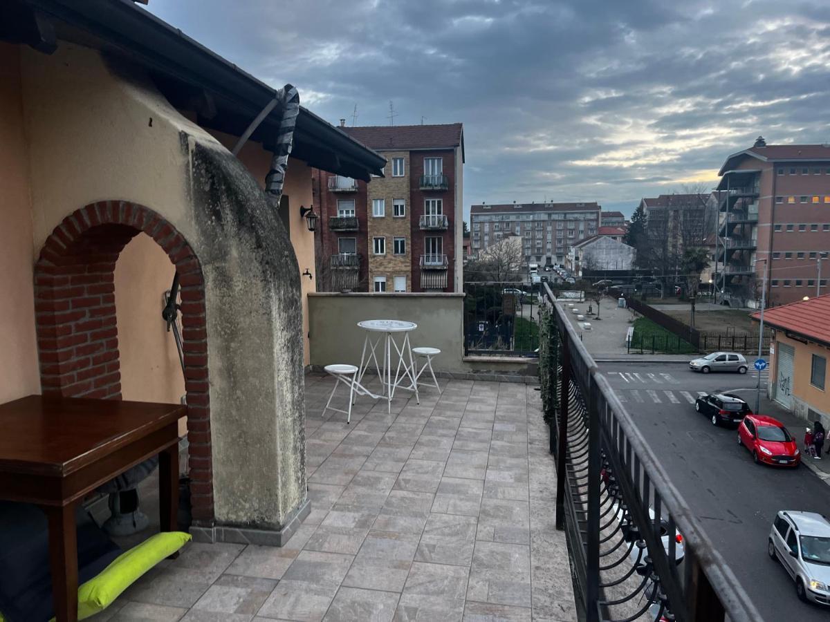 Yellow House Apartment Turin Exterior photo